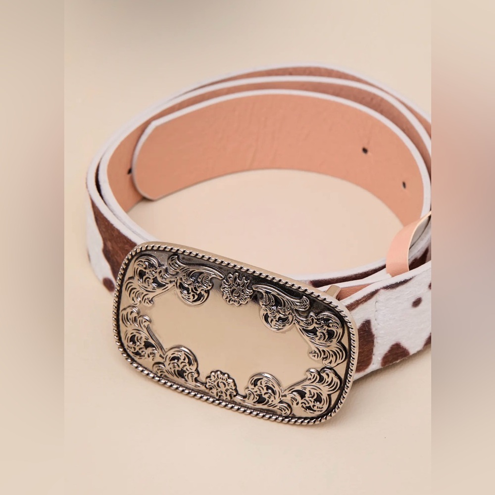 SOLD 🎉 Winry Brown and White Cow Print Faux Fur Belt - Picture 2 of 5